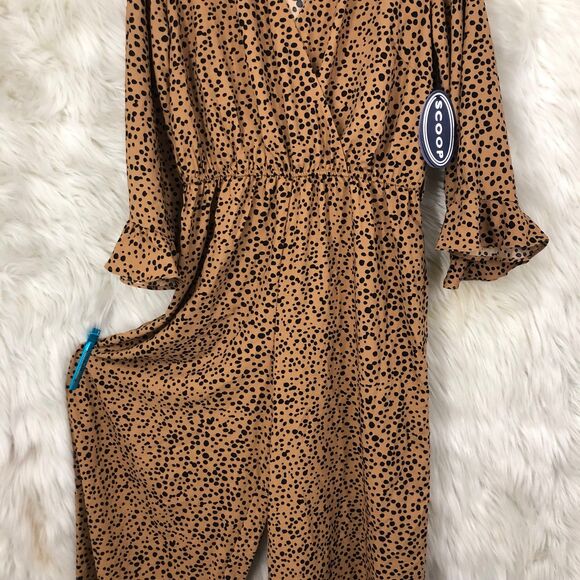NWT Women’s Faux Wrap Jumpsuit, Leopard Print, Lightweight Poly, Wide Leg SZ M - Picture 3 of 9